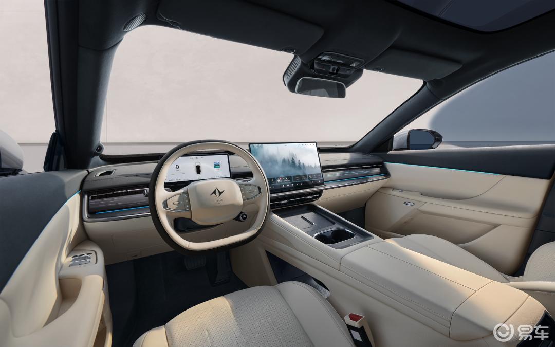 东风奕派eπ007+深圳焕新登场:14万级激光雷达加持,四驱轿跑新选择