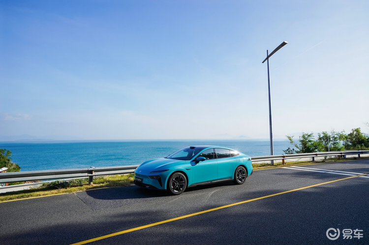 东风奕派eπ007+携激光雷达与8295P芯片入场，13.99万起能否搅动年轻轿跑市场？