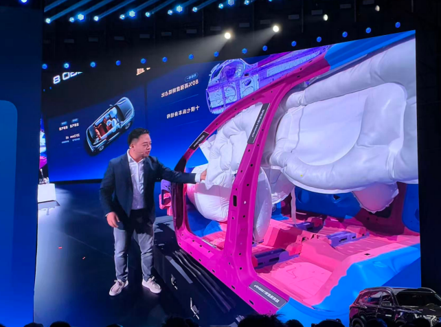 第五代瑞虎8重磅登场，9.29万起！家庭实用好伙伴，实力不容小觑